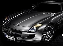 Das markante Design des neuen Mercedes-Benz SLS AMG interpretiert die atemberaubende Formgebung des Mercedes-Benz 300 SL neu.